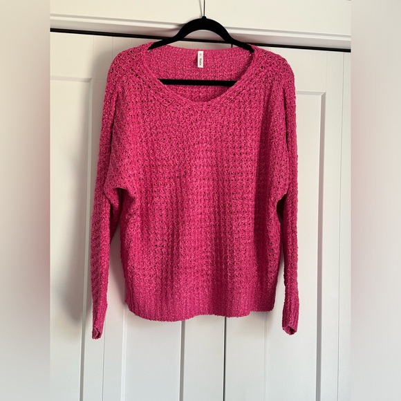 NEW Sweater - Picture 2 of 3